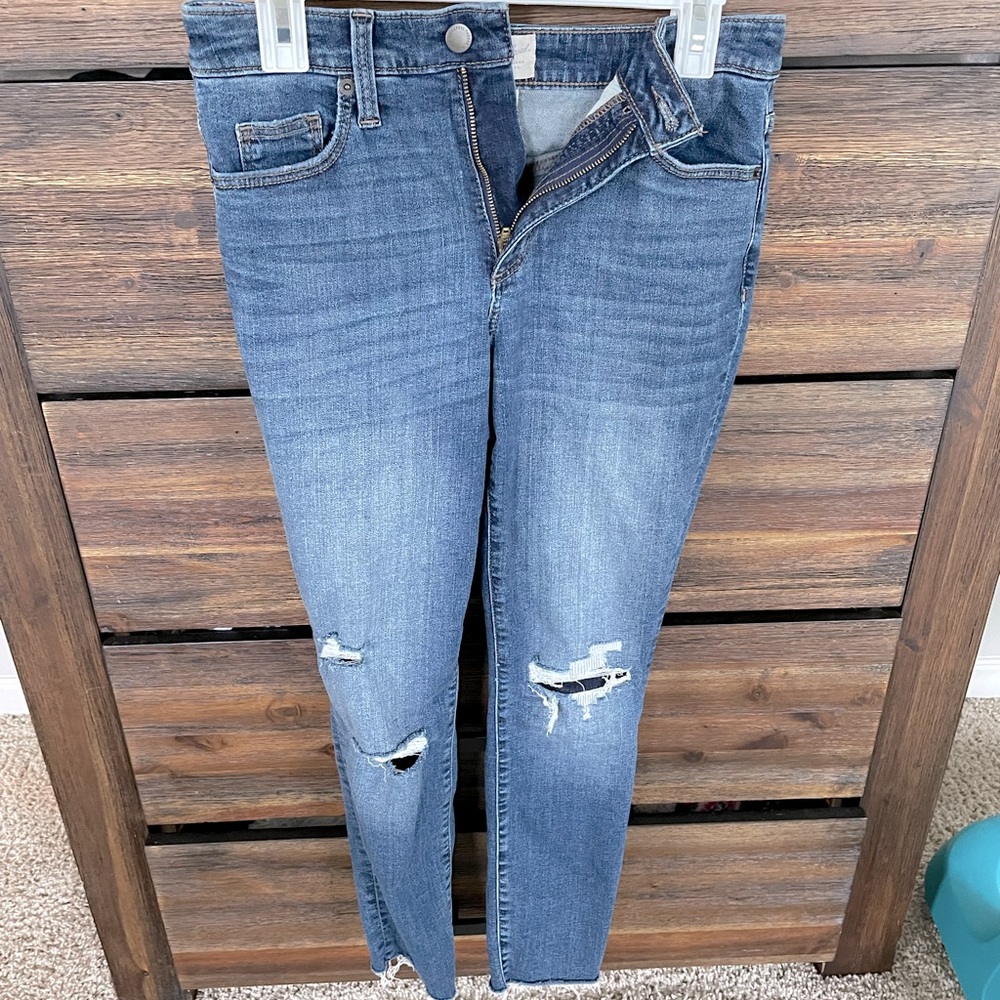 Universal Thread Ripped High-waist Jeans